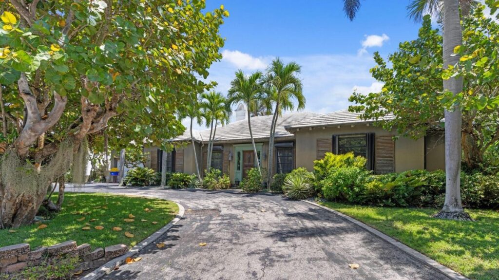 Prime $12.5m mar a lago listing: potential for a custom build