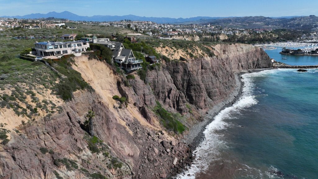 The allure of luxury homes in climate risk areas: what