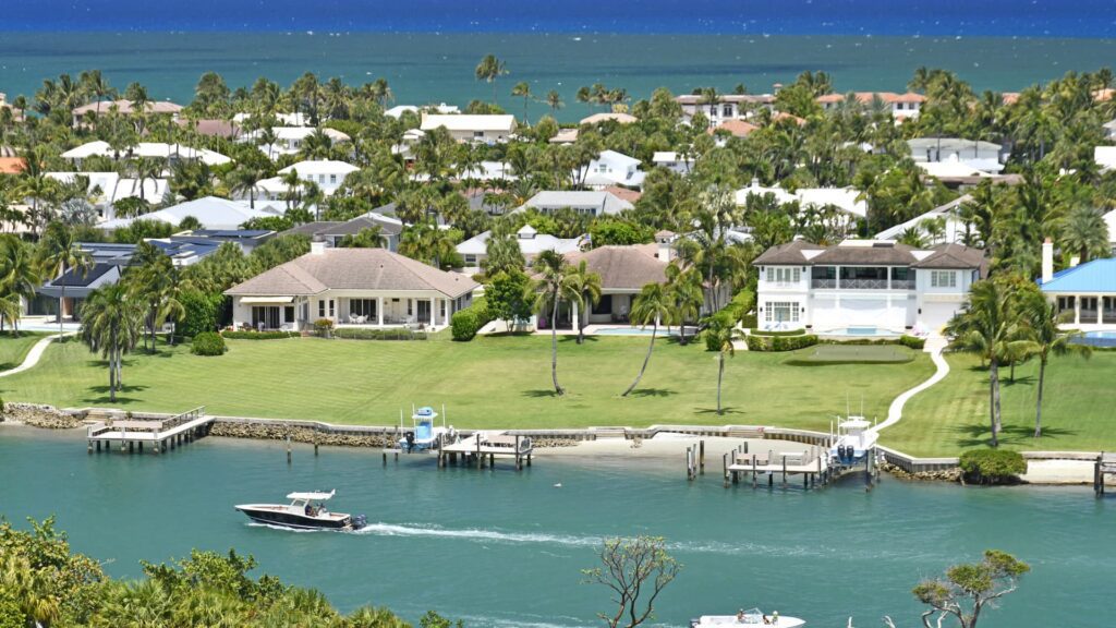 The dividing trends in luxury real estate