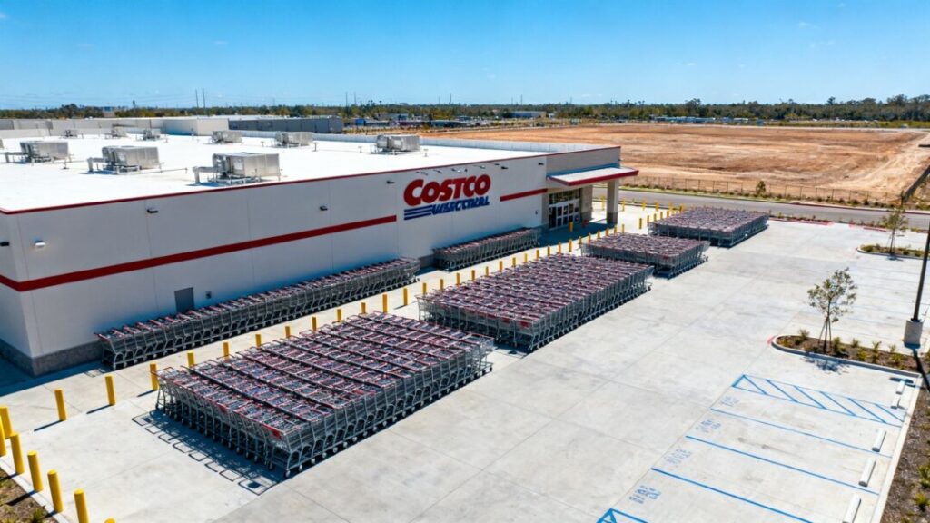 Costco store with adjacent land for expansion.